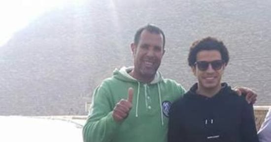 صور.. عمر جابر يزور الأهرامات قبل عودته لأمريكا