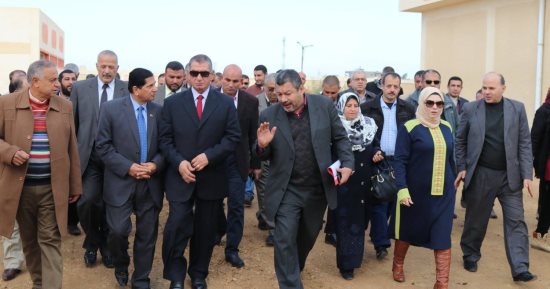 صور.. محافظ كفر الشيخ يتفقد أعمال إنشاءات مدرسة كوم الحجر الزراعية 