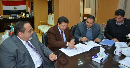 رئيس جامعة دمياط يبحث ملف إنشاء كلية الطب مع اللجنة المختصة