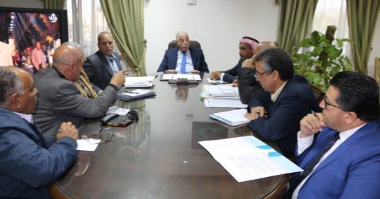 محافظ جنوب سيناء يعقد اجتماعا لحل مشكلات قرية طابا الجديدة