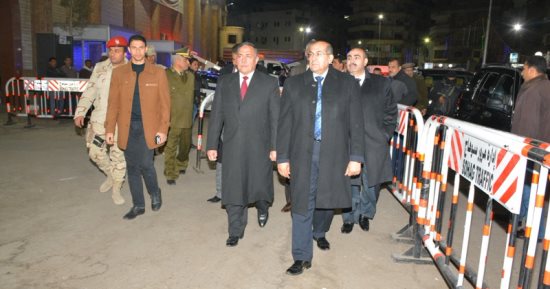 محافظ سوهاج ومدير الأمن يتفقدان تأمين دور العباده والكنائس