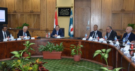 وزير البترول يؤكد ضرورة استمرار التنسيق بين الشركات المنفذة لحقل ظهر