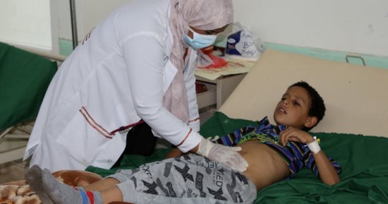 صور.. الصحة العالمية: 500 حالة مصابة بمرض الدفتيريا فى اليمن