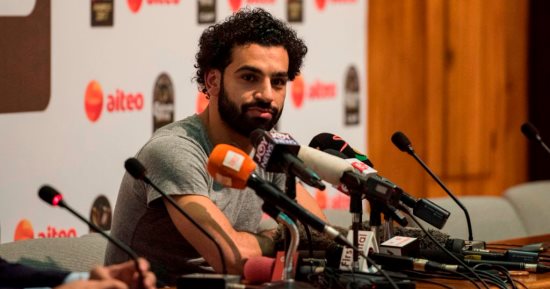 محمد صلاح يطمئن على صحة مكتشفه ويعرض التكفل بعلاجه