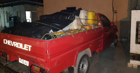 ضبط سيارة نقل محملة بـ40 طن زيت خام مسروقة من أحد خطوط البترول برأس غارب 