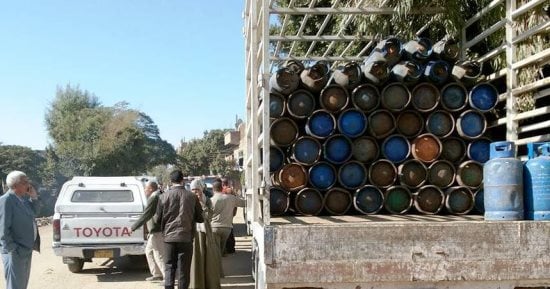 محافظ سوهاج: توفير 900 اسطوانة بوتاجاز لقرية البطاخ بالمراغة