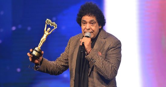 تصفيق حار لـ محمد منير بعد تكريمه فى حفل وشوشة