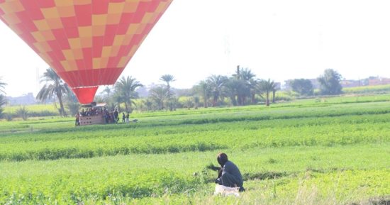 مسئول بالصحة: السائح ضحية سقوط بالون طائر بالأقصر من جنوب أفريقيا
