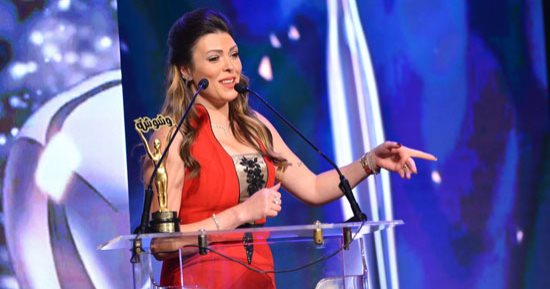 شريهان أبو الحسن تحصل على جائزة التميز..والنهار دراما أفضل قناة بحفل وشوشة