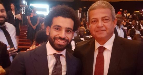 وصول وزير الرياضة قادما من أكرا بعد حضور حفل "الكاف" 