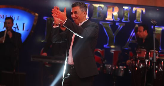 صور.. عمر العبد اللات يحيى حفلا غنائيا فى قبرص    