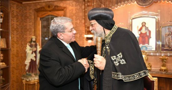 صور.. وزيرا المالية والعدل والمفتى يهنئون البابا تواضروس بعيد الميلاد