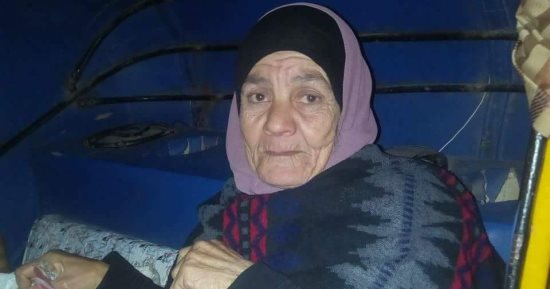 أهالى كفر صقر يعثرون على عجوز مجهولة الهوية ويسلمونها للشرطة