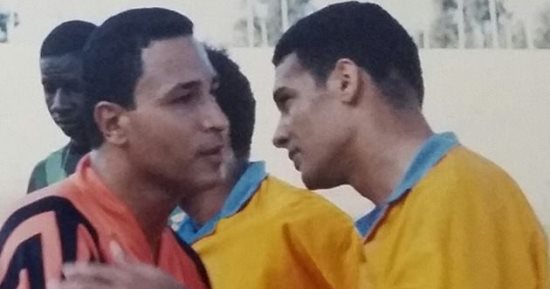 شاهد.. إيهاب جلال بـ قميص الدراويش فى التسعينيات