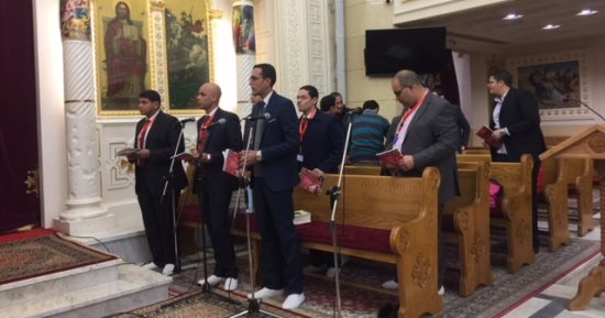 صور.. بدء صلوات أعياد الميلاد المجيد داخل كنيسة مارجرجس بطنطا