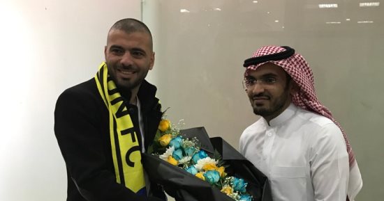 صور.. عماد متعب يصل السعودية لبدء مشواره مع التعاون