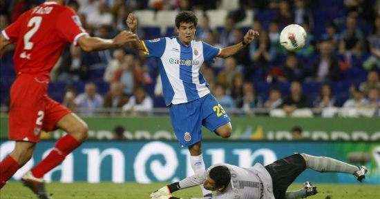 إسبانيول ينتظر 300 ألف يورو من صفقة انتقال كوتينيو إلى برشلونة