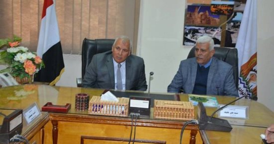 محافظ الوادي الجديد: وضع اسم المحافظة على كافة منتجاتها المميزة
