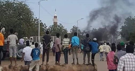 المعارض السودانى عثمان باونين: النظام صادر 5 صحف يومية واعتقل آلاف الشباب