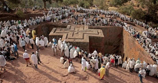 كنائس العالم تحتفل بعيد الميلاد المجيد  