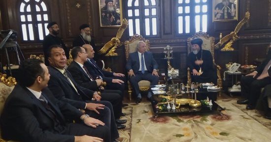 صور.. محافط ومدير أمن الشرقية يزوران مطرانية الزقازيق للتهنئة بعيد الميلاد