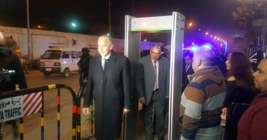 صور.. مدير أمن القليوبية يتفقد خدمات تأمين الكنائس