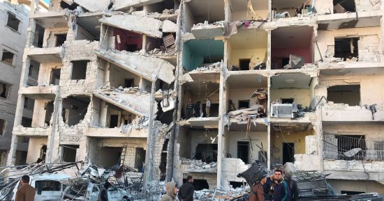 وصول 60 مدنيا من الغوطة الشرقية الى مركز إيواء بريف دمشق
