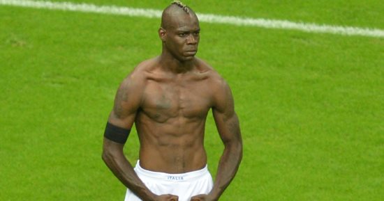جول مورنينج.. صاروخية سوبر ماريو تمزق شباك ألمانيا فى يورو 2012