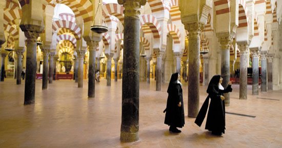 سعيد الشحات يكتب: ذات يوم 8 يناير 1492.. «جامع الحمراء» يتحول إلى «كاتدرائية غرناطة».. ومأدبة للأمراء والأكابر احتفالا بسقوط الأندلس 