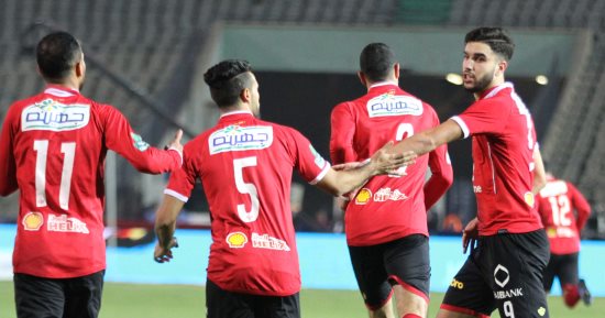فيديو.. حضور الأمن وغياب جماهير الأهلى عن الاحتفال بالقمة