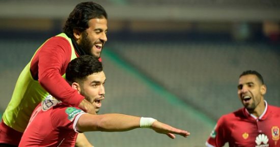 أزارو يسجل للأهلى الهدف الثالث أمام الزمالك بعد سقوط كوميدى للشناوى (صور)