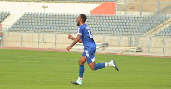 هداف السويس يتراجع ويطلب الاستمرار مع الأزرق