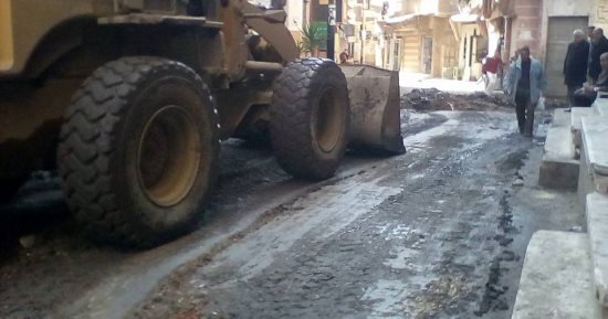 صور.. حملة لإزالة نواتج حفر الغاز الطبيعى ولجنة لمراقبة الأسعار بكفر الشيخ