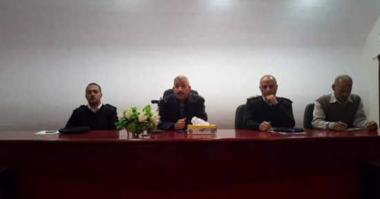 رئيس مدينة القصير يعقد اجتماعا استعدادا للعيد القومى للمحافظة 