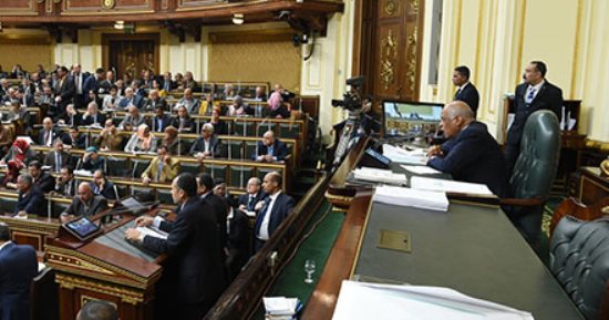 البرلمان يحيل 39 اقتراحا للحكومة بشأن مشاكل واحتياجات الدوائر لتنفيذها (صور)