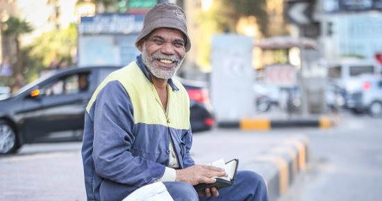 صورة اليوم.. ضحكة من قلب راضى تملى الكون براح