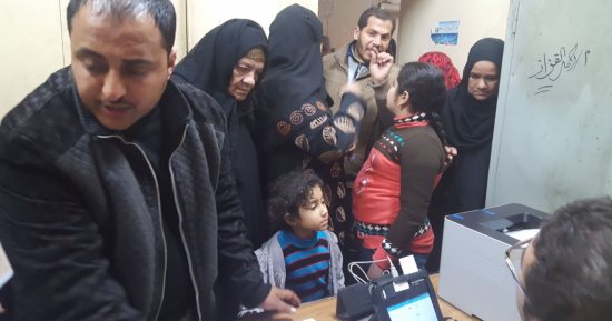 أهالى أبو كبير بالشرقية يوثقون 247 توكيلا لتأييد السيسى لفترة رئاسية ثانية