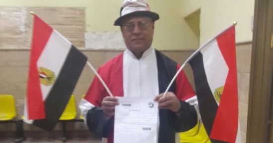 صور.. كبير مشجعى مصر يحرر توكيلا لتأييد السيسى لفترة رئاسية ثانية