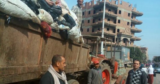 رفع 20 طن قمامة فى حملة مكبرة بقرية هورين بالمنوفية