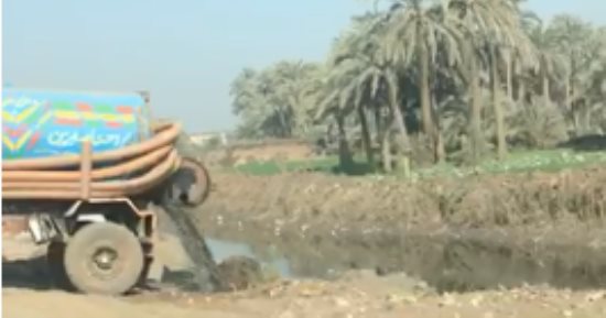 قارىء يطالب بزيادة سيارات الصرف الصحى بقرى بالمنوفية