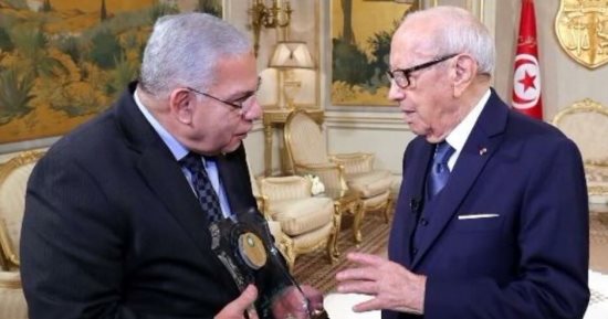 الرئيس التونسي يستقبل رئيس اتحاد الناشرين العرب