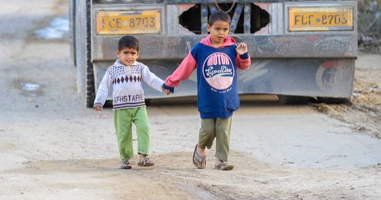 صورة اليوم.. إيدى فى إيدك هنكمل السكة