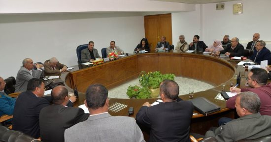 سكرتير محافظة أسيوط يناقش مع رؤساء المراكز تقنين أوضاع أملاك الدولة