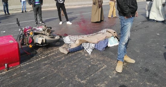 مصرع طفلة أسفل عجلات سيارة خلال لهوها أمام منزلها بمدينة إسنا
