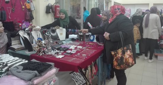 74 مشاركة فى المعرض الأول للمجلس الإقتصادي لسيدات الأعمال  بالإسماعيلية 