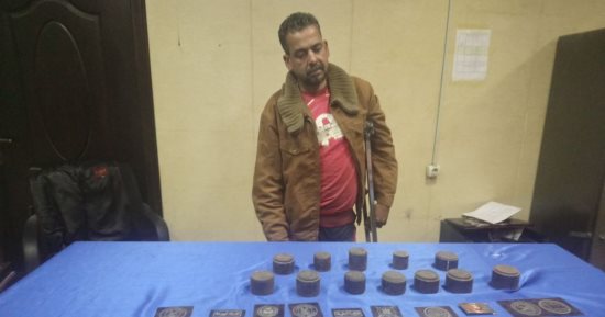القبض على صاحب ورشة يصنع شعارات كليات الشرطة والعسكرية بالجمالية