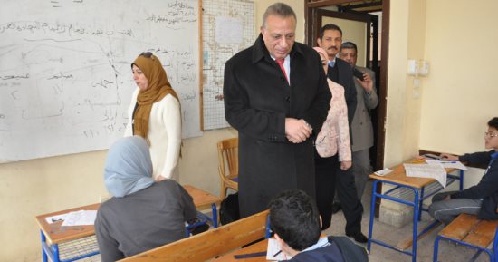 محافظ الجيزة يتفقد لجان امتحانات التيرم الأول للشهادة الإعدادية