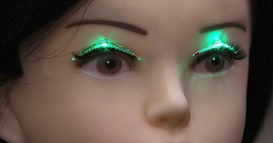 علماء يابانيون يبتكرون رموشا صناعية "بتنور" للحفلات خلال CES 2018