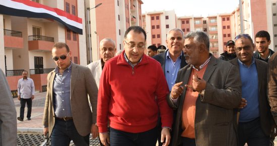 وزير الإسكان يتفقد مشروع الإسكان الاجتماعى و"دار مصر" بمدينة الشروق