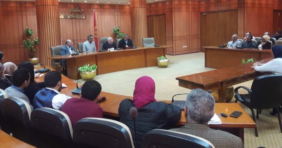 محافظ بورسعيد يناقش الخطة المستقبلية للجنة تقنين أوضاع الأراضى